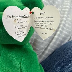 Ty Beanie Baby Erin - Green Stuffed Animal